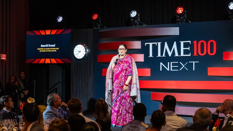 स्मृति ईरानी ने किया भारत का नाम रोशन, दुनिया के सामने पेश की 'स्पार्क द 100k कलेक्टिव' पहल स्मृति ईरानी ने किया भारत का नाम रोशन, दुनिया के सामने पेश की 'स्पार्क द 100k कलेक्टिव' पहल