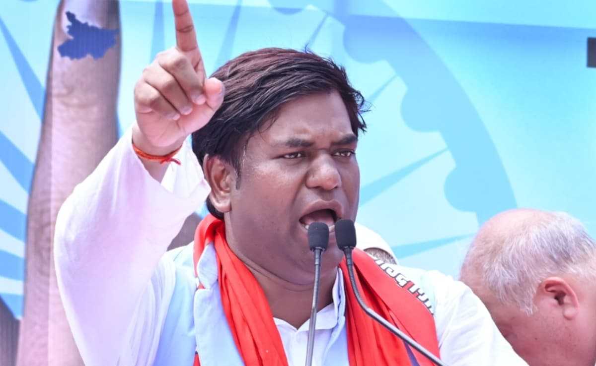 मुकेश सहनी की मल्लाह जाति की आबादी बिहार में करीब नौ फीसदी तक है. मुकेश सहनी की मल्लाह जाति की आबादी बिहार में करीब नौ फीसदी तक है.
