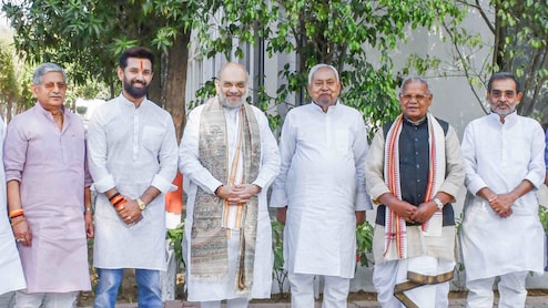 बिहार चुनाव 2025: NDA और महागठबंधन में फंसी सीटों की गुत्थी, मांझी ने बढ़ाई टेंशन