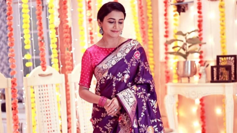 Jui Gadkari : 'ठरलं तर मग'च्या सायलीला ऐन दिवाळीत झाला 'हा' गंभीर आजार, शेअर केली भावुक पोस्ट Jui Gadkari : 'ठरलं तर मग'च्या सायलीला ऐन दिवाळीत झाला 'हा' गंभीर आजार, शेअर केली भावुक पोस्ट