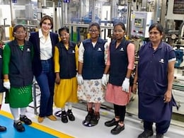 संजय कपूर की 30,000 करोड़ रुपये की संपत्ति की लड़ाई के बीच प्रिया सचदेव कपूर पहुंची सोना कॉम्स्टर के चेन्नई प्लांट, पोस्ट में कही ये बात