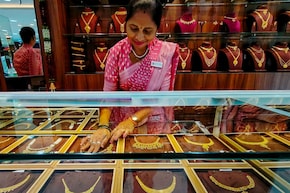 भारतीयों ने तीन महीने में कितना सोना खरीदा? आसमान छूते दामों के बीच ये आंकड़े चौंका देंगे