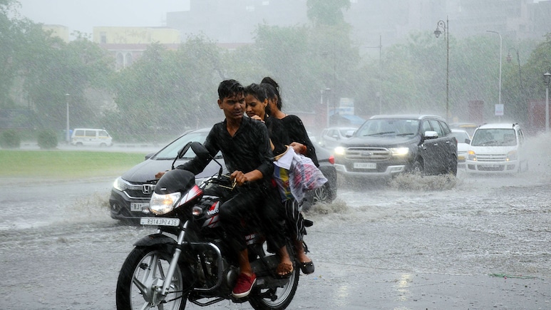 Rajasthan Weather Today: फिर करवट ले रहा राजस्थान का मौसम, कल से शुरू होगा हल्की बारिश का दौर, IMD ने जारी किया येलो अलर्ट Rajasthan Weather Today: फिर करवट ले रहा राजस्थान का मौसम, कल से शुरू होगा हल्की बारिश का दौर, IMD ने जारी किया येलो अलर्ट