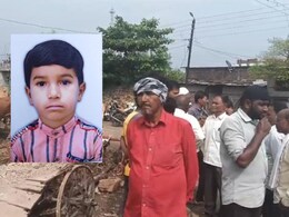 Akola News : पाऊस सुरू असताना घराबाहेर पडला अन् चिमुकल्यावर काळाने झडप घातली..8 वर्षीय मुलाचा दुर्देवी मृत्यू! Akola News : पाऊस सुरू असताना घराबाहेर पडला अन् चिमुकल्यावर काळाने झडप घातली..8 वर्षीय मुलाचा दुर्देवी मृत्यू!