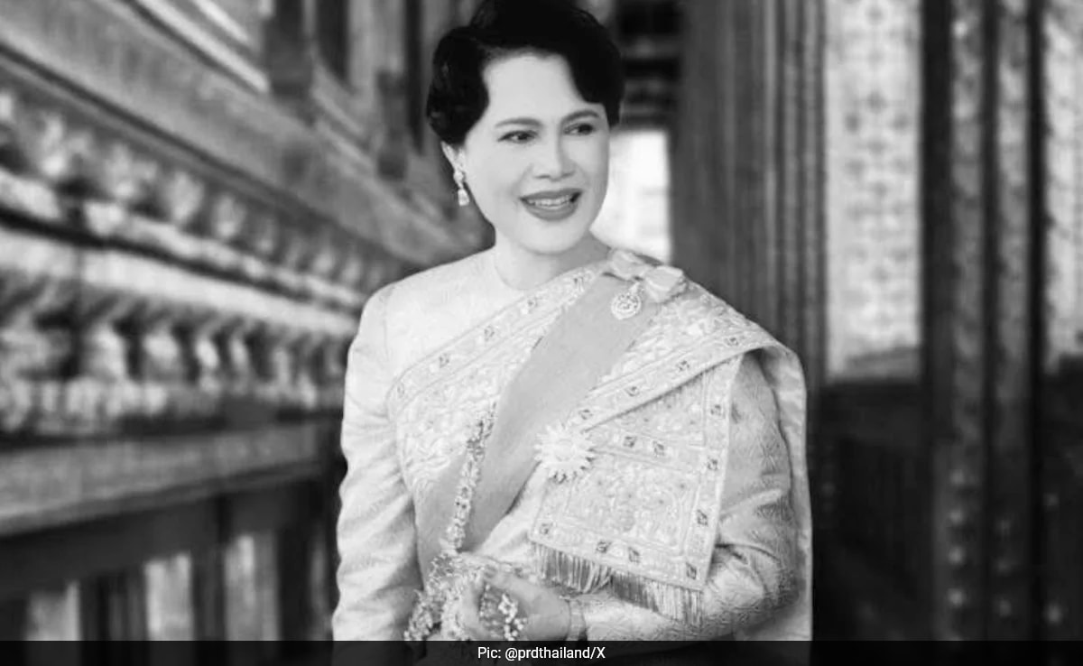 Thailand's Former Queen Mother Sirikit Dies At 93