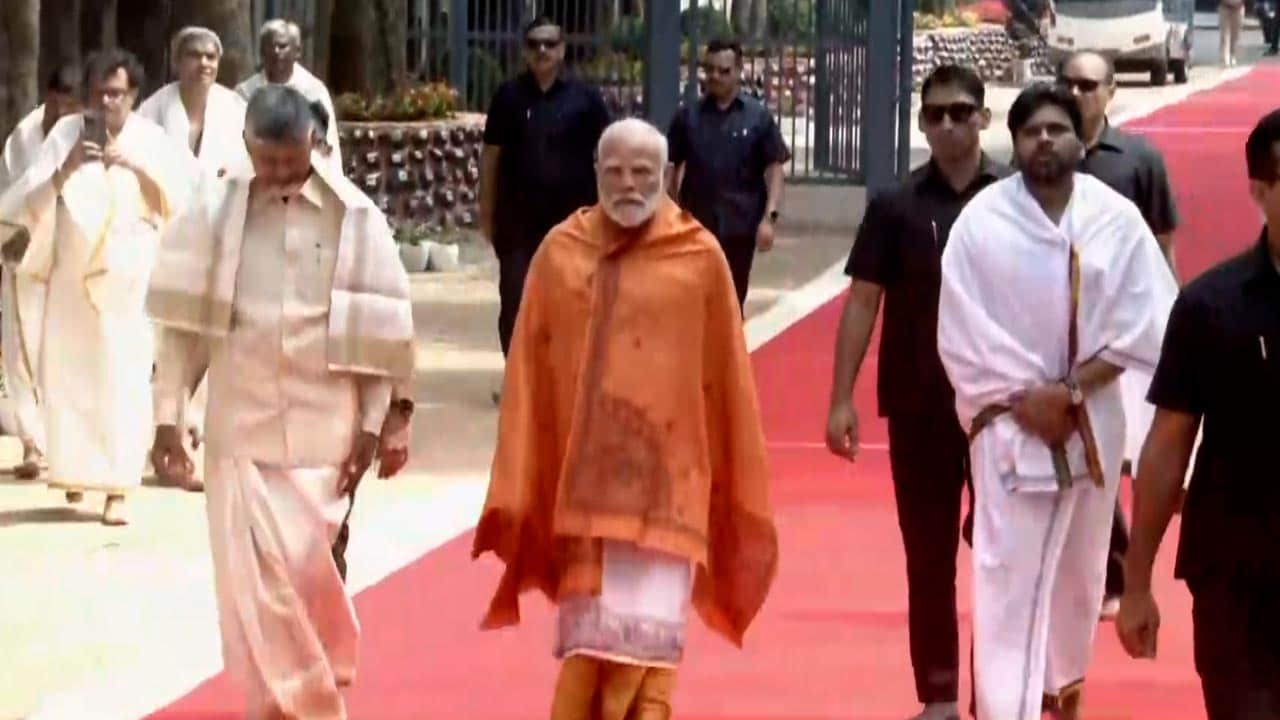 PM Modi Offers Prayers At Srisailam Temple In Andhra Pradesh