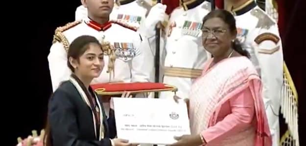 MY Bharat NSS Award: लखनी साहू ने बढ़ाया छत्तीसगढ़ का मान; राष्ट्रपति के हाथों मिला सम्मान, CM साय ने दी बधाई MY Bharat NSS Award: लखनी साहू ने बढ़ाया छत्तीसगढ़ का मान; राष्ट्रपति के हाथों मिला सम्मान, CM साय ने दी बधाई