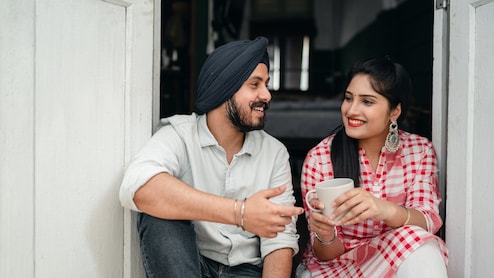World Mental Health Day 2025: Indian Couples Experience Anxiety Differently, See Expert Tips