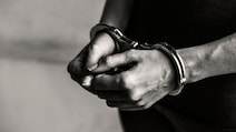 कैब की आड़ में ड्रग्स सप्लाई करती महिला, गुजरात से मुंबई तक फैला था सिंडिकेट; बरामद किया 75 करोड़ का ड्रग्स