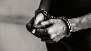 कैब की आड़ में ड्रग्स सप्लाई करती महिला, गुजरात से मुंबई तक फैला था सिंडिकेट; बरामद किया 75 करोड़ का ड्रग्स