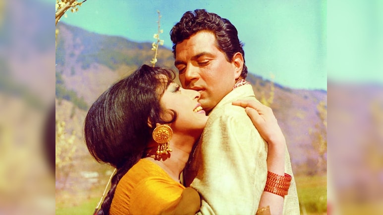 उस एक्ट्रेस की 8 तस्वीरें, जो प्लेन हाईजैक का हुई थीं शिकार, धर्मेंद्र के साथ हिट थी जोड़ी, पर बेटी हुई फ्लॉप
