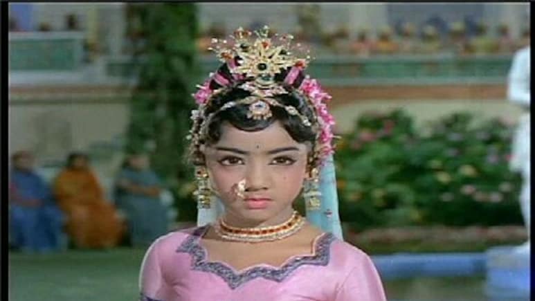 बॉलीवुड की पहली लेडी सुपरस्टार, लेती थी हीरो से भी ज्यादा फीस, कम उम्र मे कहा दुनिया को अलविदा, पहचाना?