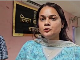 कलेक्टर टीना डाबी ने बांटे पीले चावल... खुद पहुंची लोगों के दरवाजे पर, दो दिवसीय महोत्सव में भाग लेने की अपील