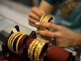 Gold-Silver Price: लगातार चौथे दिन फीका पड़ा गोल्ड, क्या 1 लाख से नीचे जाएगा सोना? Gold-Silver Price: लगातार चौथे दिन फीका पड़ा गोल्ड, क्या 1 लाख से नीचे जाएगा सोना?