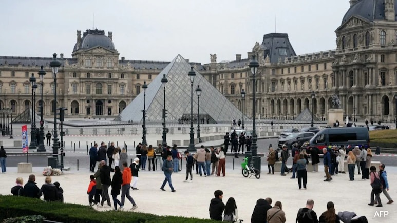 Israeli Firm Hired To Probe Louvre Jewellery Heist? Museum Says This Israeli Firm Hired To Probe Louvre Jewellery Heist? Museum Says This