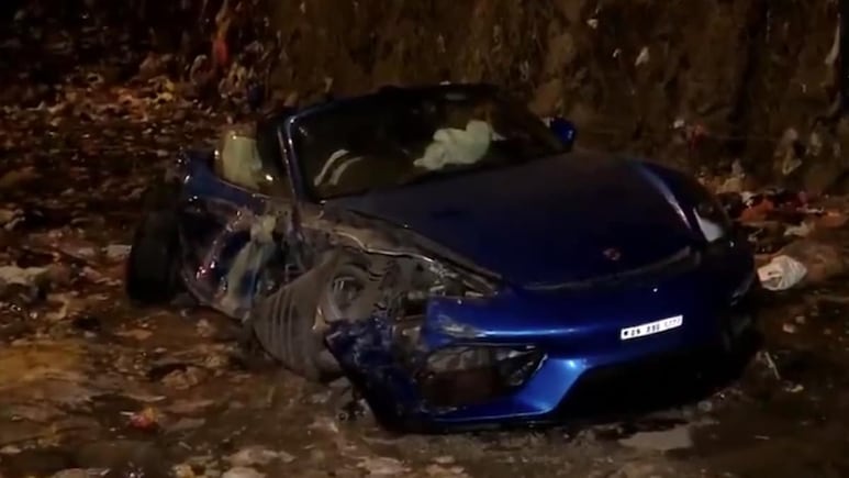 Mumbai Accident: वेस्टर्न एक्स्प्रेस हायवेवर भरधाव 'पोर्शे'चा भीषण अपघात; 2 कोटींच्या कारचा चक्काचूर Mumbai Accident: वेस्टर्न एक्स्प्रेस हायवेवर भरधाव 'पोर्शे'चा भीषण अपघात; 2 कोटींच्या कारचा चक्काचूर