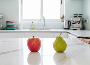 Apple vs Pear: Which Fruit Works Better For Digestion?