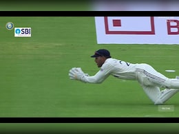 IND vs WI: 'मियां भाई' की गेंद ने मचाया बवाल, सदमे में शिवनारायण चंद्रपॉल का बेटा, जुरेल ने सुपरमैन बनकर लपका कैच IND vs WI: 'मियां भाई' की गेंद ने मचाया बवाल, सदमे में शिवनारायण चंद्रपॉल का बेटा, जुरेल ने सुपरमैन बनकर लपका कैच