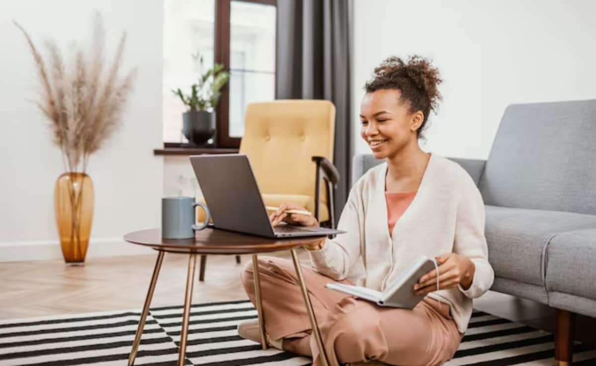 Microshifting is the future of work as it allows more flexibility to employees. Photo: Freepik Microshifting is the future of work as it allows more flexibility to employees. Photo: Freepik