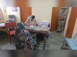 इश्कबाजी! बाप ने बेटी के लिए ढूंढा दामाद, उधर समधन से कर लीं आंखें चार; सगाई से पहले समधी-समधन फरार इश्कबाजी! बाप ने बेटी के लिए ढूंढा दामाद, उधर समधन से कर लीं आंखें चार; सगाई से पहले समधी-समधन फरार