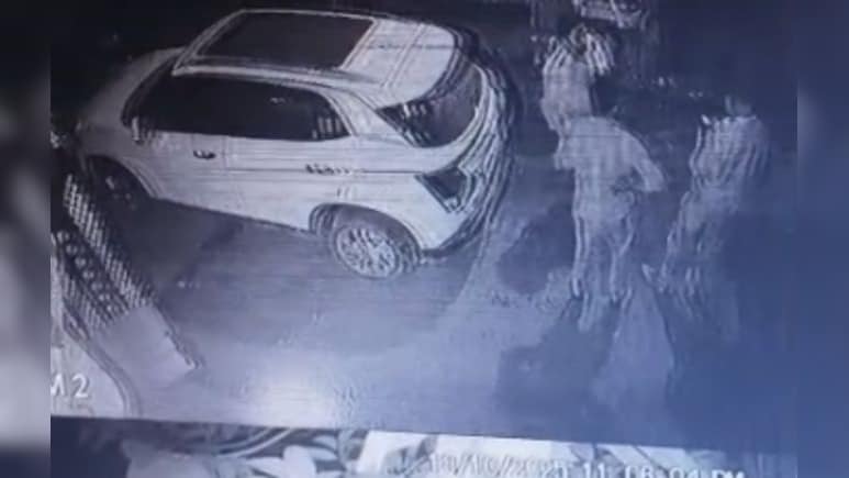 क्राइम ब्रांच टीम पर चोरी का आरोप; चेकिंग के दौरान कार से दो लाख रुपये गायब, कारोबारी ने की शिकायत क्राइम ब्रांच टीम पर चोरी का आरोप; चेकिंग के दौरान कार से दो लाख रुपये गायब, कारोबारी ने की शिकायत
