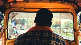 Bengaluru Auto Driver: 5 कोटींची 2 घरं, लाखोंचं भाडं, AI स्टार्टअप फाऊंडर&hellip; बंगळुरूचा रिक्षावाला Viral