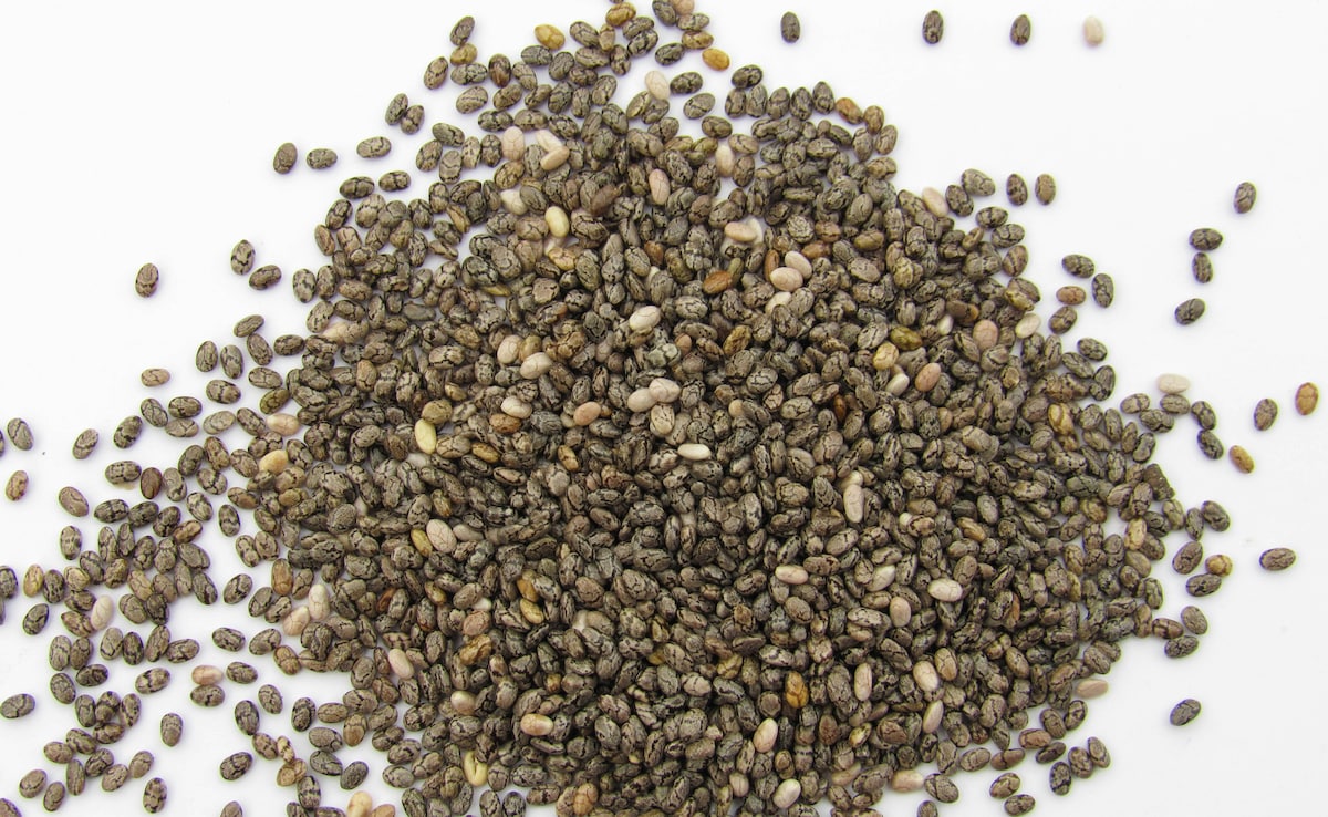 Chia seeds ke fayde, 14 din chia seeds, Gut health ke liye chia seeds, Chia seeds khane ka tarika, Chia seeds for weight loss, Best chia seed recipe, Omega 3 fatty acids food, Pet ke liye superfood, Chia seeds benefits, Chia seeds for 14 days, Gut doctor chia seeds, Chia seed pudding, Chia seeds fibre content, How to eat chia seeds, Chia seeds for heart health. Latest and Breaking News on NDTV