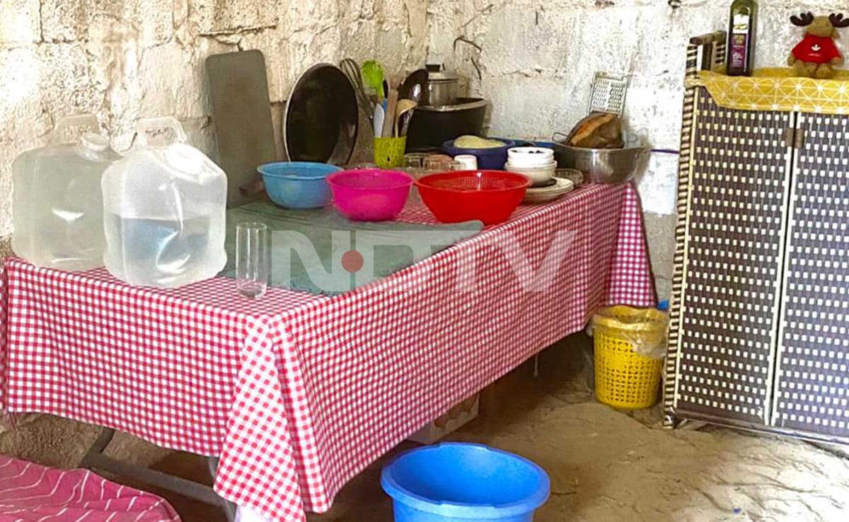 A makeshift dining area inside Esraas tent. A makeshift dining area inside Esraas tent.