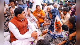 खंडवा और उज्जैन पहुंचे CM मोहन यादव, शोकाकुल परिजनों को दी सांत्वना; 14 लोगों की मौत से गांवों में पसरा मातम
