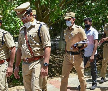 शर्मनाक! बड़ी बहन के सामने ही छोटी बहन से गैंगरेप, आरोपी पुलिसकर्मी गिरफ्तार, तमिलनाडु की ये घटना आपको भी हिला देगी