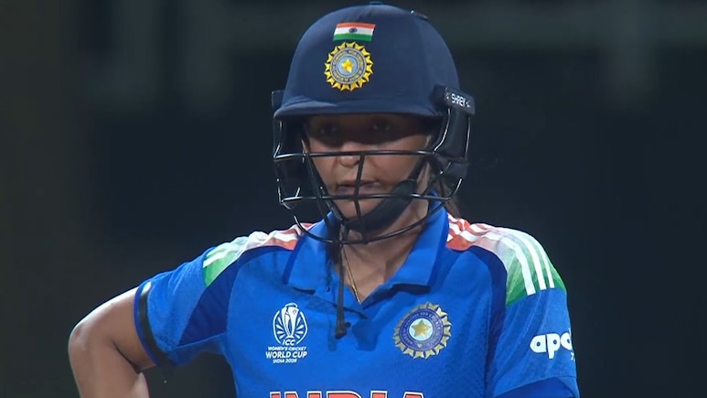 फंस गया था मैच, टेंशन में थी भारतीय टीम.. क्रीज पर क्या हुई थी जेमिमा और हरमनप्रीत में बात फंस गया था मैच, टेंशन में थी भारतीय टीम.. क्रीज पर क्या हुई थी जेमिमा और हरमनप्रीत में बात