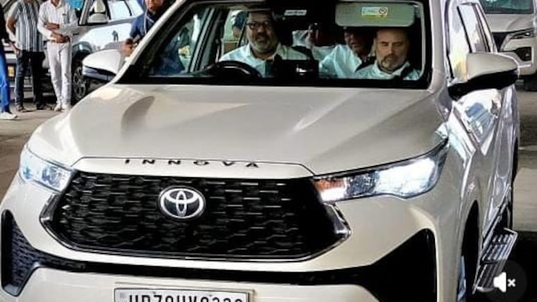 विवादों में राहुल की फतेहपुर यात्रा, हत्या के आरोपी वीरेंद्र पाल की कार से किया सफर; कांग्रेस ने दिया किराए का तर्क विवादों में राहुल की फतेहपुर यात्रा, हत्या के आरोपी वीरेंद्र पाल की कार से किया सफर; कांग्रेस ने दिया किराए का तर्क