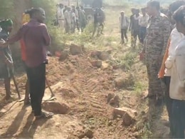 श्योपुर में मिट्टी धसने से 6 बच्चे दबे, एक बच्ची की मौत, घर की लिपाई के लिए मिट्टी लेने गए थे श्योपुर में मिट्टी धसने से 6 बच्चे दबे, एक बच्ची की मौत, घर की लिपाई के लिए मिट्टी लेने गए थे