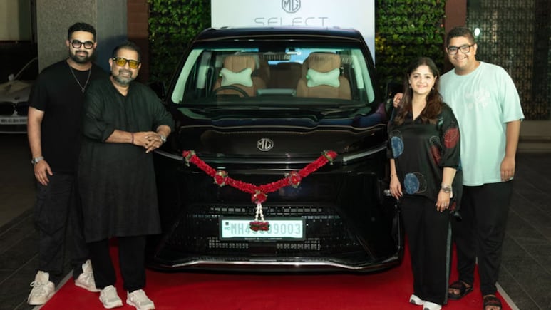 Shankar Mahadevan Buys New MG M9 Electric MPV Worth Rs 69.90 Lakh Shankar Mahadevan Buys New MG M9 Electric MPV Worth Rs 69.90 Lakh