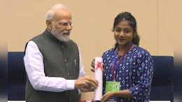 Trisha Tawde: त्रिशा तावड़े ने PM मोदी के हाथों पाया सम्मान, ITI में क्&zwj;या इतिहास रचा?