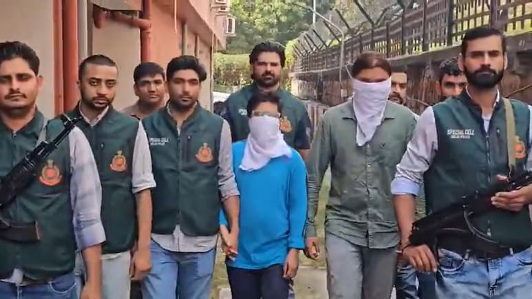 भोपाल से ISIS कनेक्शन का खुलासा ! CA की तैयारी कर रहा था गिरफ्तार 20 वर्षीय युवक भोपाल से ISIS कनेक्शन का खुलासा ! CA की तैयारी कर रहा था गिरफ्तार 20 वर्षीय युवक
