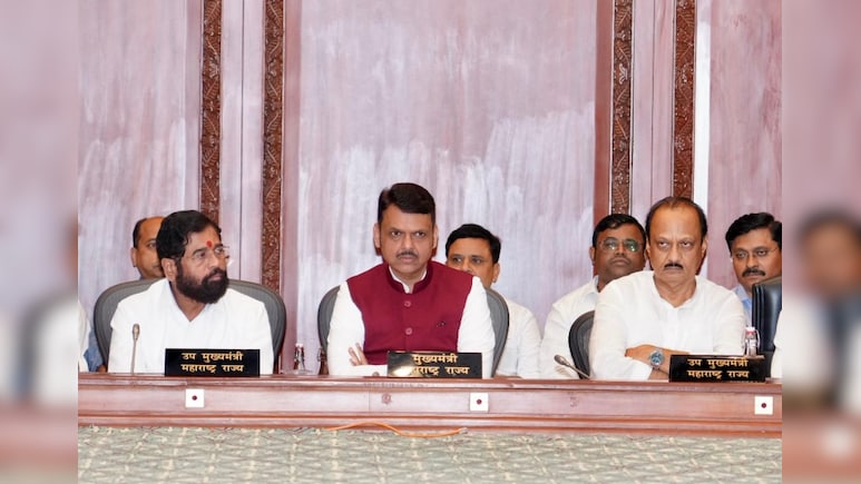 महाराष्ट्र के किसानों के लिए खुशखबरी! CM फडणवीस ने किया कर्ज माफी का बड़ा ऐलान, बताया कब होगा लागू महाराष्ट्र के किसानों के लिए खुशखबरी! CM फडणवीस ने किया कर्ज माफी का बड़ा ऐलान, बताया कब होगा लागू