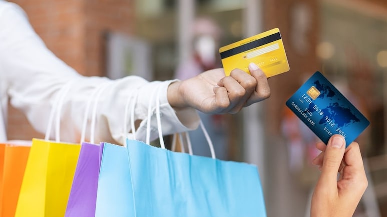 Credit Card Tips: क्रेडिट कार्ड से शॉपिंग करने वाले 5 बातें गांठ बांध लें, दिवाली में स्मार्ट खरीदारी का ये है मंत्र 