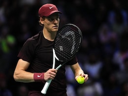 Jannik Sinner Cruises In Paris Masters Opener, Alexander Zverev Keeps Title Defence Alive Jannik Sinner Cruises In Paris Masters Opener, Alexander Zverev Keeps Title Defence Alive