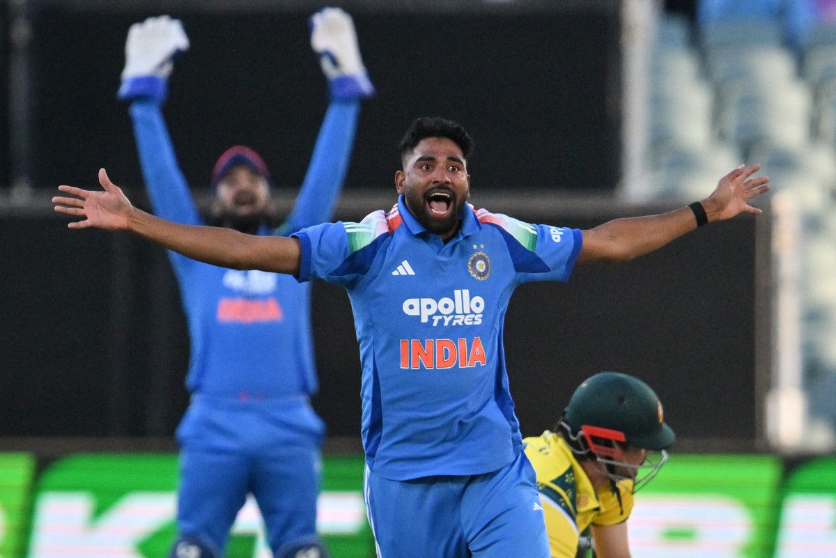India vs Australia LIVE Score, India vs Australia 3rd ODI: Mohammed Siraj Removes Travis Head, Australia 1 Down