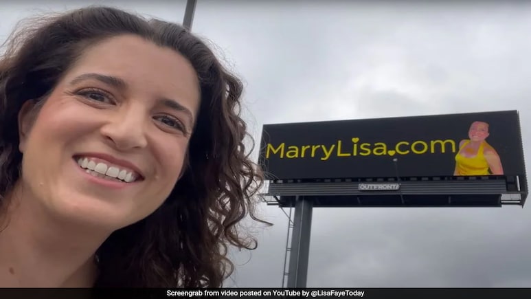 "I Am Looking For Love": US Woman's Billboard Campaign To Find A Husband "I Am Looking For Love": US Woman's Billboard Campaign To Find A Husband