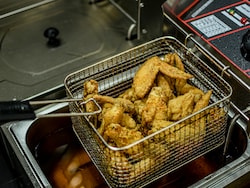 Electric Deep Fryer In Budget: अब स्नैक्स बनाना हुआ सुपर ईज़ी, इन डीप फ्रायर से करें फास्ट और स्मार्ट कुकिंग