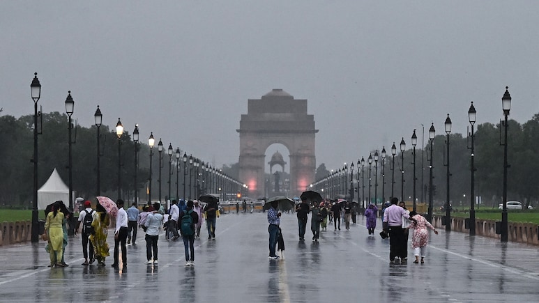पहाड़ों में बर्फबारी से पारा लुढ़का, क्या फिर लौटेगी बारिश, करवा चौथ पर बादलों से लुकाछिपी करेगा चांद? पहाड़ों में बर्फबारी से पारा लुढ़का, क्या फिर लौटेगी बारिश, करवा चौथ पर बादलों से लुकाछिपी करेगा चांद?