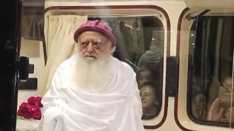आसाराम अस्पताल से फिर पहुंचा जेल, हाई कोर्ट से मिला झटका... कोर्ट ने बेल पर सुनवाई से किया इनकार