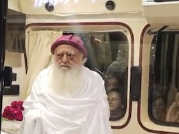 आसाराम अस्पताल से फिर पहुंचा जेल, हाई कोर्ट से मिला झटका... कोर्ट ने बेल पर सुनवाई से किया इनकार आसाराम अस्पताल से फिर पहुंचा जेल, हाई कोर्ट से मिला झटका... कोर्ट ने बेल पर सुनवाई से किया इनकार