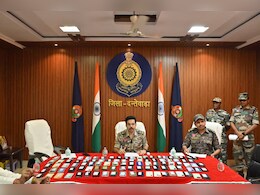 धनतेरस पर 250 से ज्यादा लोगों की पुलिस ने लौटाई खुशियां, 60 लाख रुपये की कीमत के गुम मोबाइल ढूंढ निकाल सौंपे  धनतेरस पर 250 से ज्यादा लोगों की पुलिस ने लौटाई खुशियां, 60 लाख रुपये की कीमत के गुम मोबाइल ढूंढ निकाल सौंपे