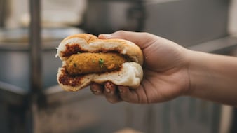 10 Signs You're The Most Loyal Vada Pav Fan