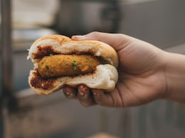10 Signs You're The Most Loyal Vada Pav Fan 10 Signs You're The Most Loyal Vada Pav Fan