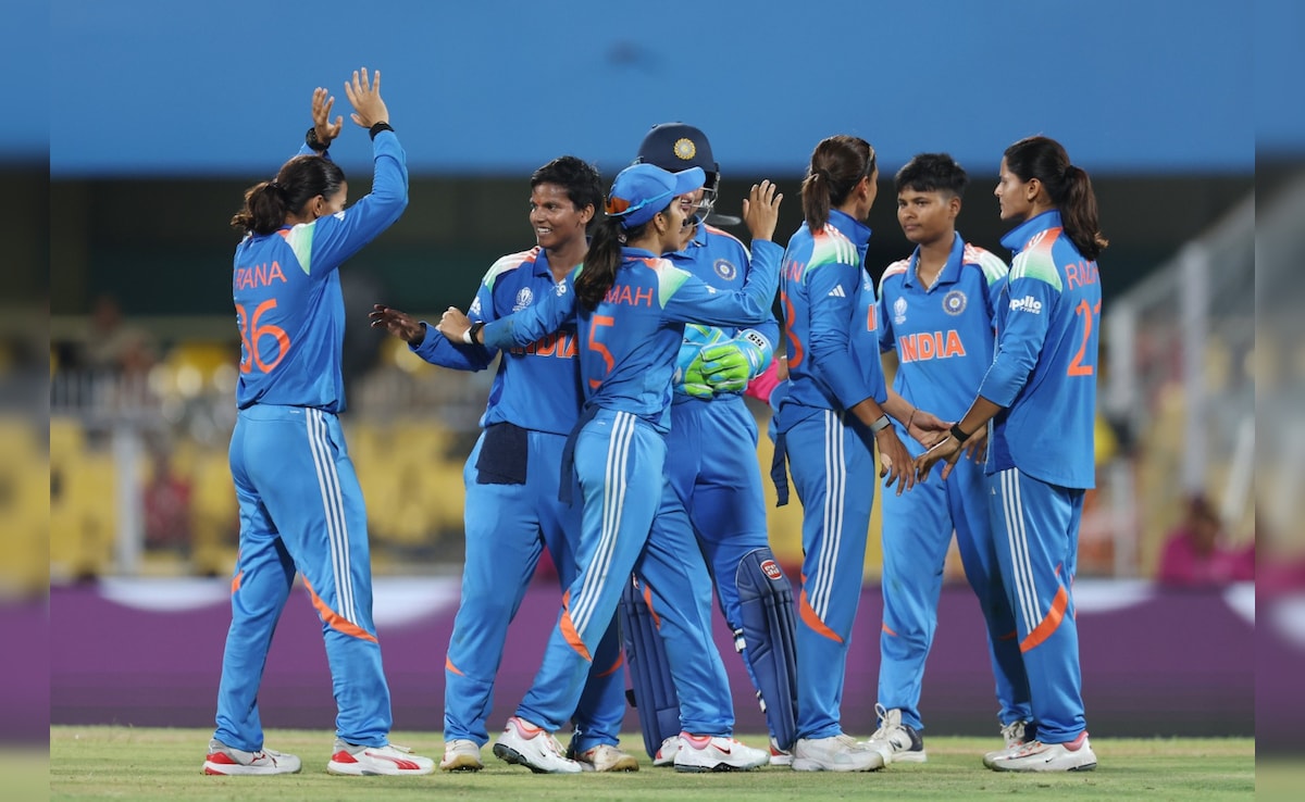INDW vs SAW Live, Womens World Cup: दक्षिण अफ्रीका ने शुरू किया 252 रनों के लक्ष्य का पीछा