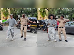 वर्दी पहने पुलिसवाले ने विदेशी इंफ्लुएंसर के साथ किया ऐसा जोरदार डांस, पलट-पलट कर देखने लगे लोग वर्दी पहने पुलिसवाले ने विदेशी इंफ्लुएंसर के साथ किया ऐसा जोरदार डांस, पलट-पलट कर देखने लगे लोग